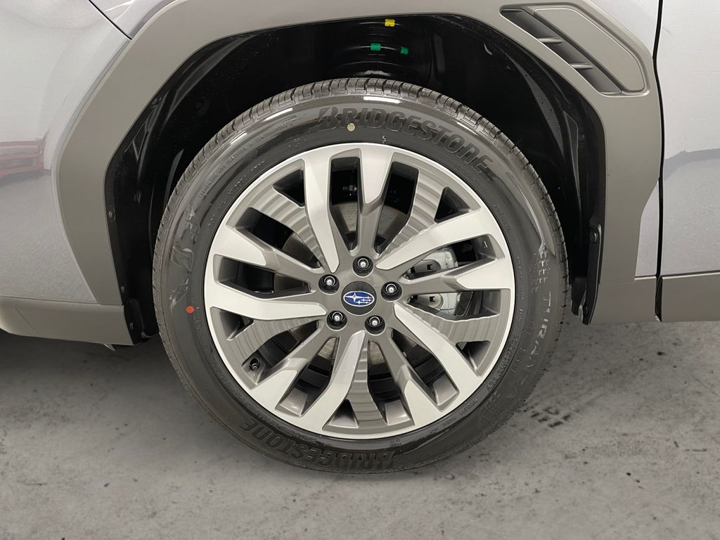Vehicle image 11 of 18