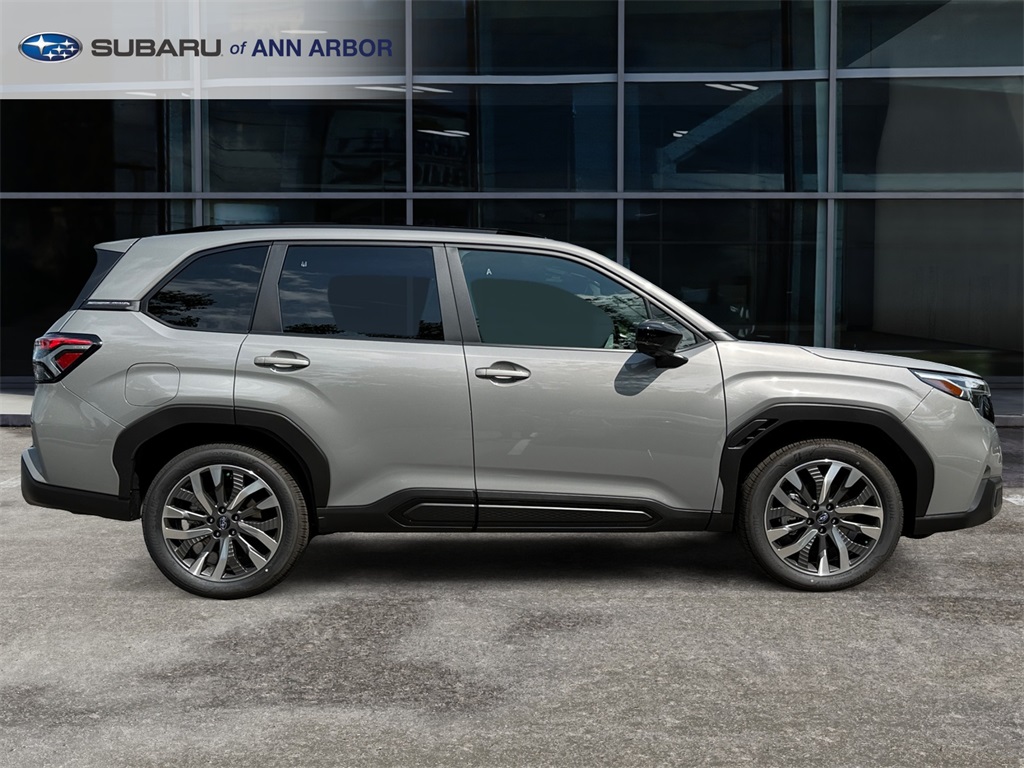 Vehicle image 4 of 24