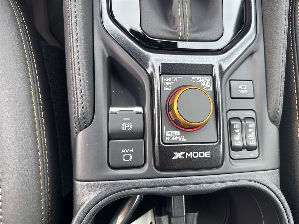 Vehicle image 33 of 38