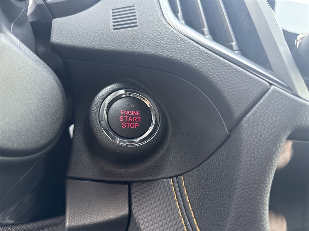 Vehicle image 25 of 38