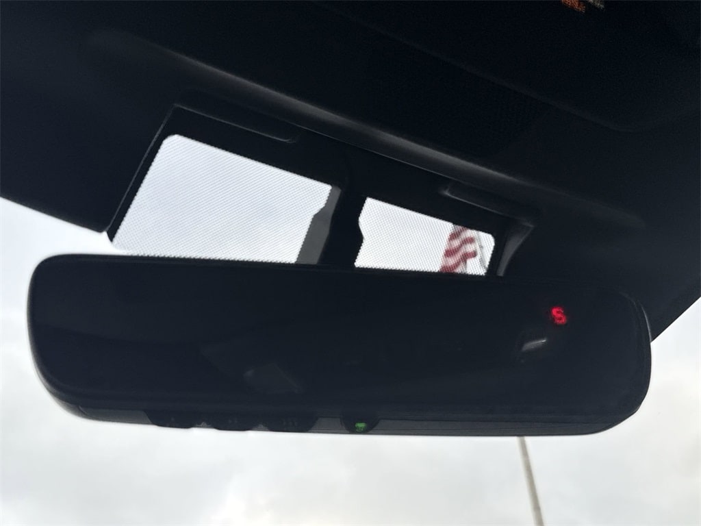 Vehicle image 27 of 38