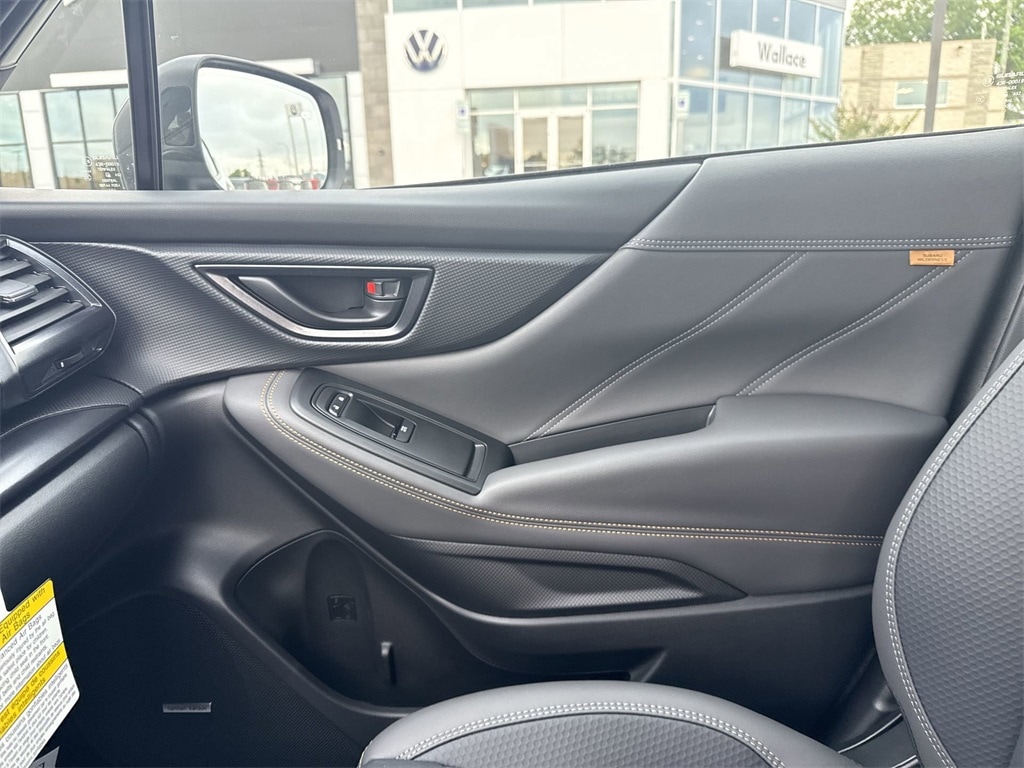 Vehicle image 9 of 38