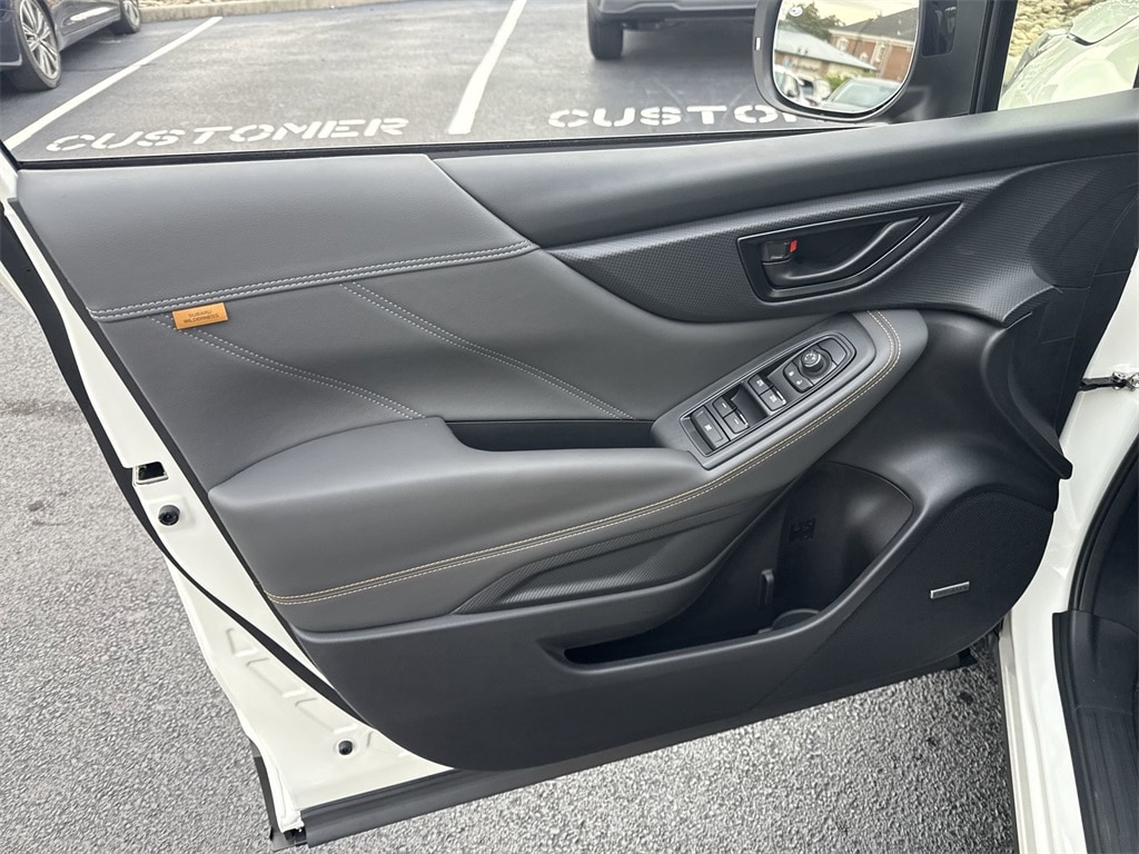 Vehicle image 17 of 38