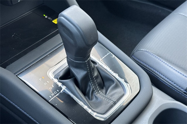 Vehicle image 21 of 25