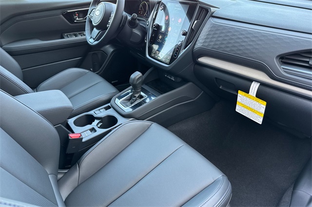 Vehicle image 16 of 25