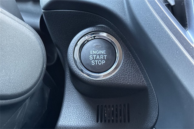 Vehicle image 22 of 25