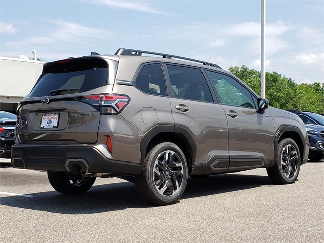 Vehicle image 4 of 12