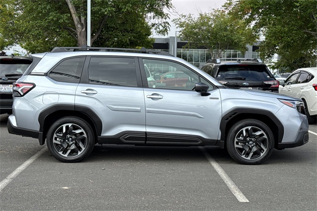 Vehicle image 4 of 25
