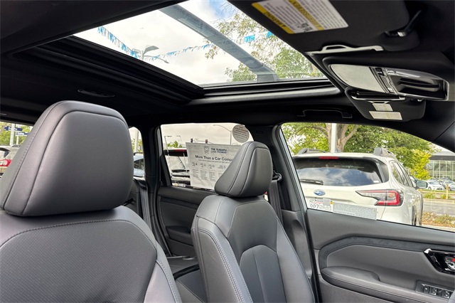 Vehicle image 24 of 25