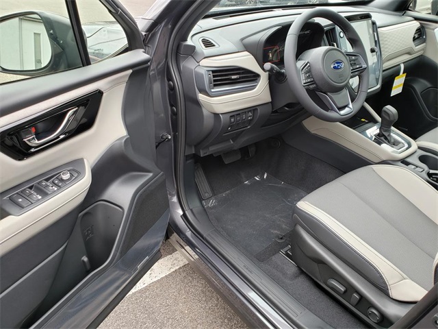 Vehicle image 9 of 12