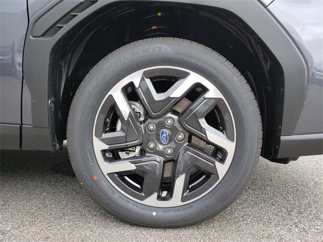 Vehicle image 6 of 12