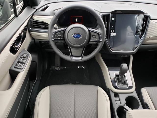 Vehicle image 10 of 12