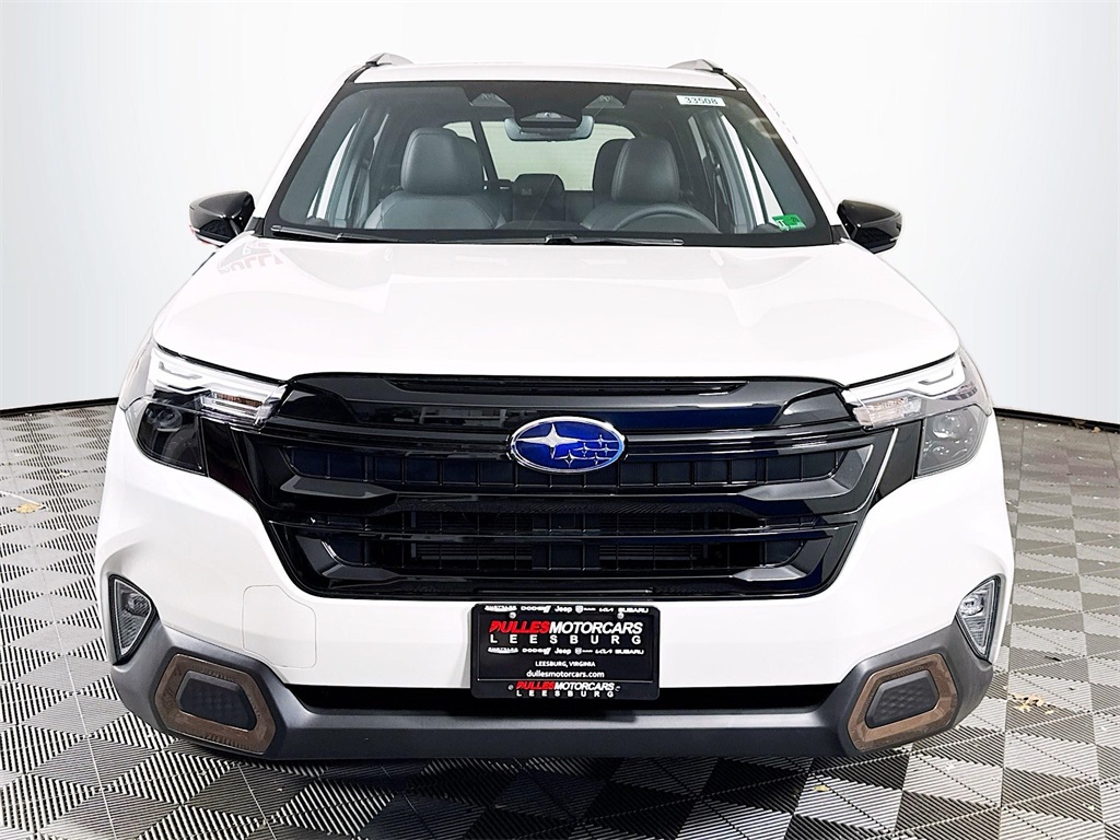 2025 Subaru Forester Sport Hybrid Image 2 of 34