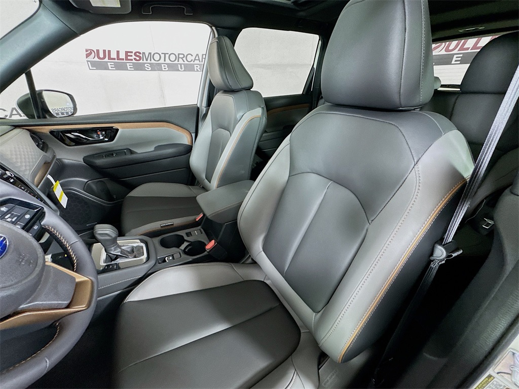 2025 Subaru Forester Sport Hybrid Image 14 of 34