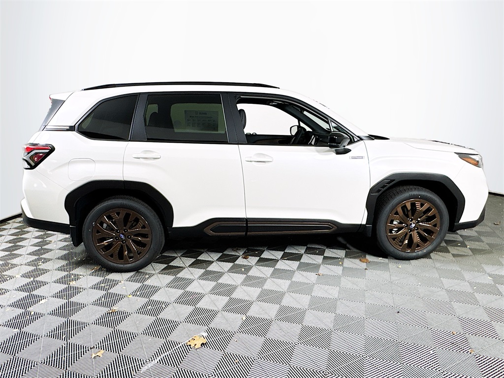 2025 Subaru Forester Sport Hybrid Image 4 of 34