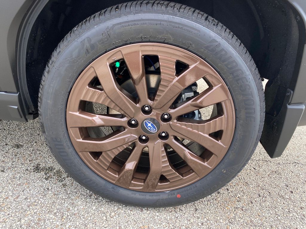 2025 Subaru Forester Sport Hybrid Image 7 of 28