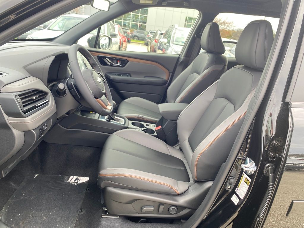 2025 Subaru Forester Sport Hybrid Image 12 of 28