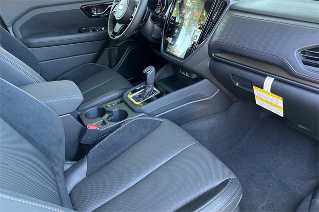 Vehicle image 9 of 25