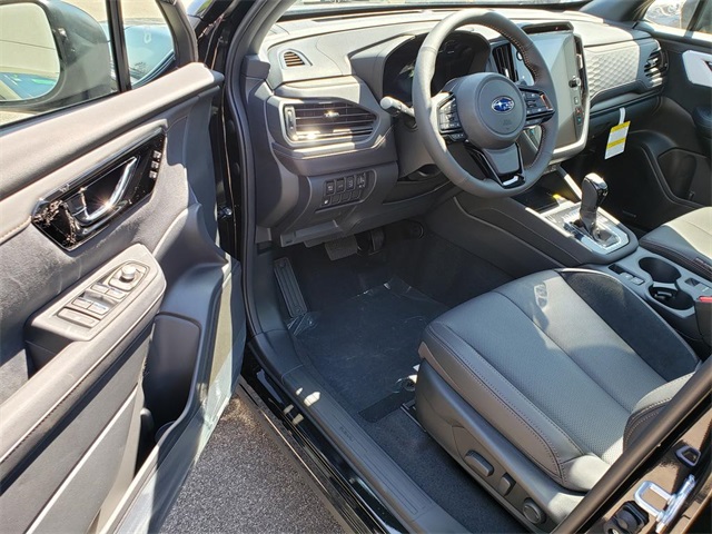 Vehicle image 11 of 12