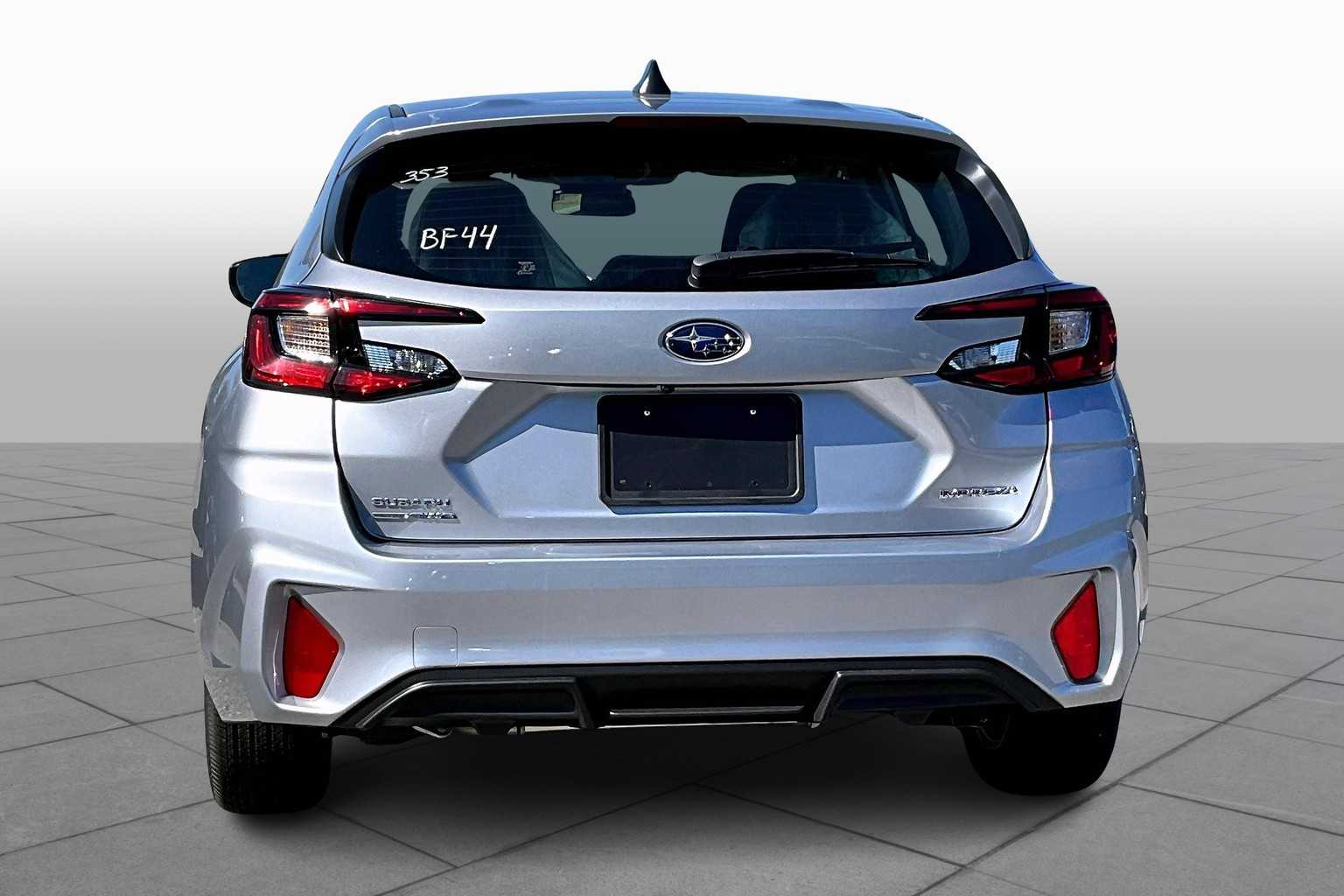 2025 Subaru Impreza Base Image 4 of 18