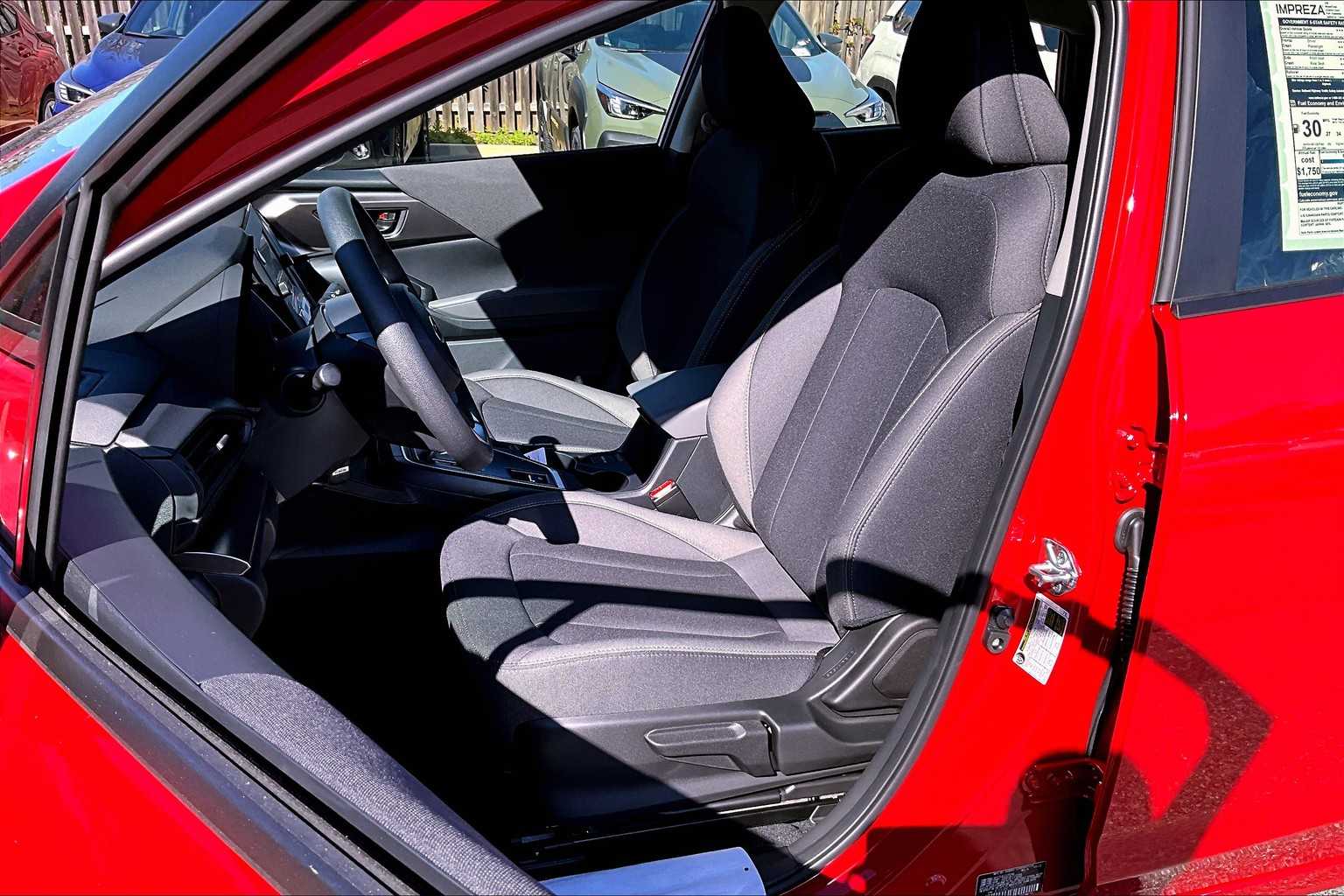 2025 Subaru Impreza Base Image 9 of 18