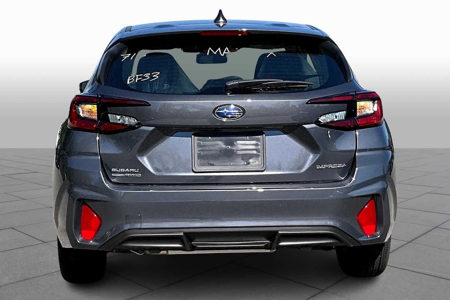 2025 Subaru Impreza Base Image 4 of 18