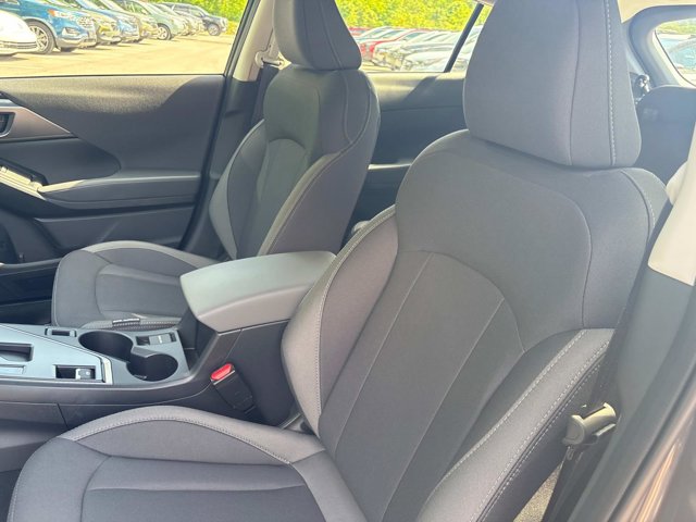 Vehicle image 23 of 33