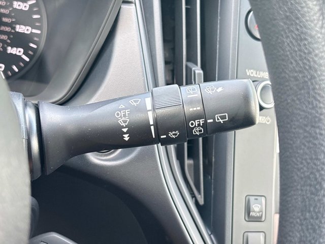 Vehicle image 27 of 33