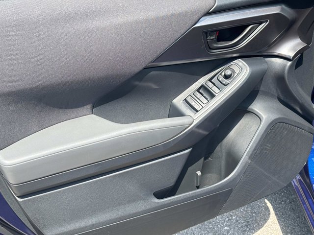 Vehicle image 21 of 33