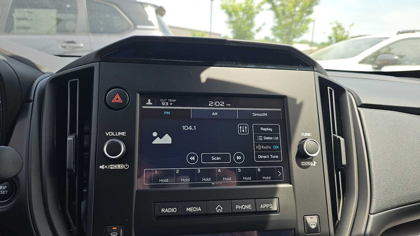 Vehicle image 23 of 28