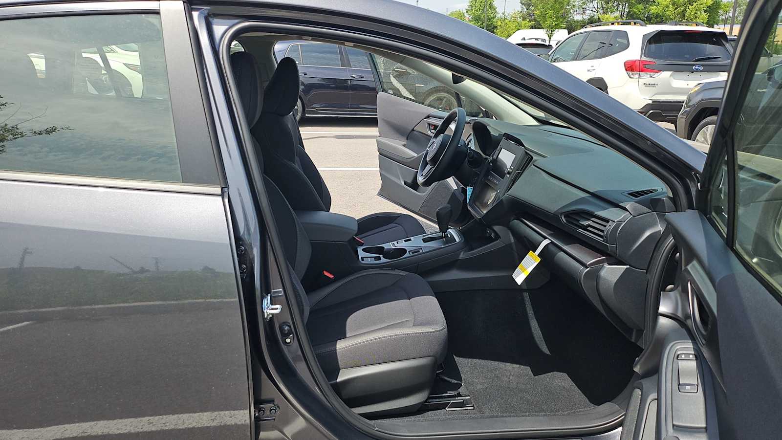 Vehicle image 17 of 28