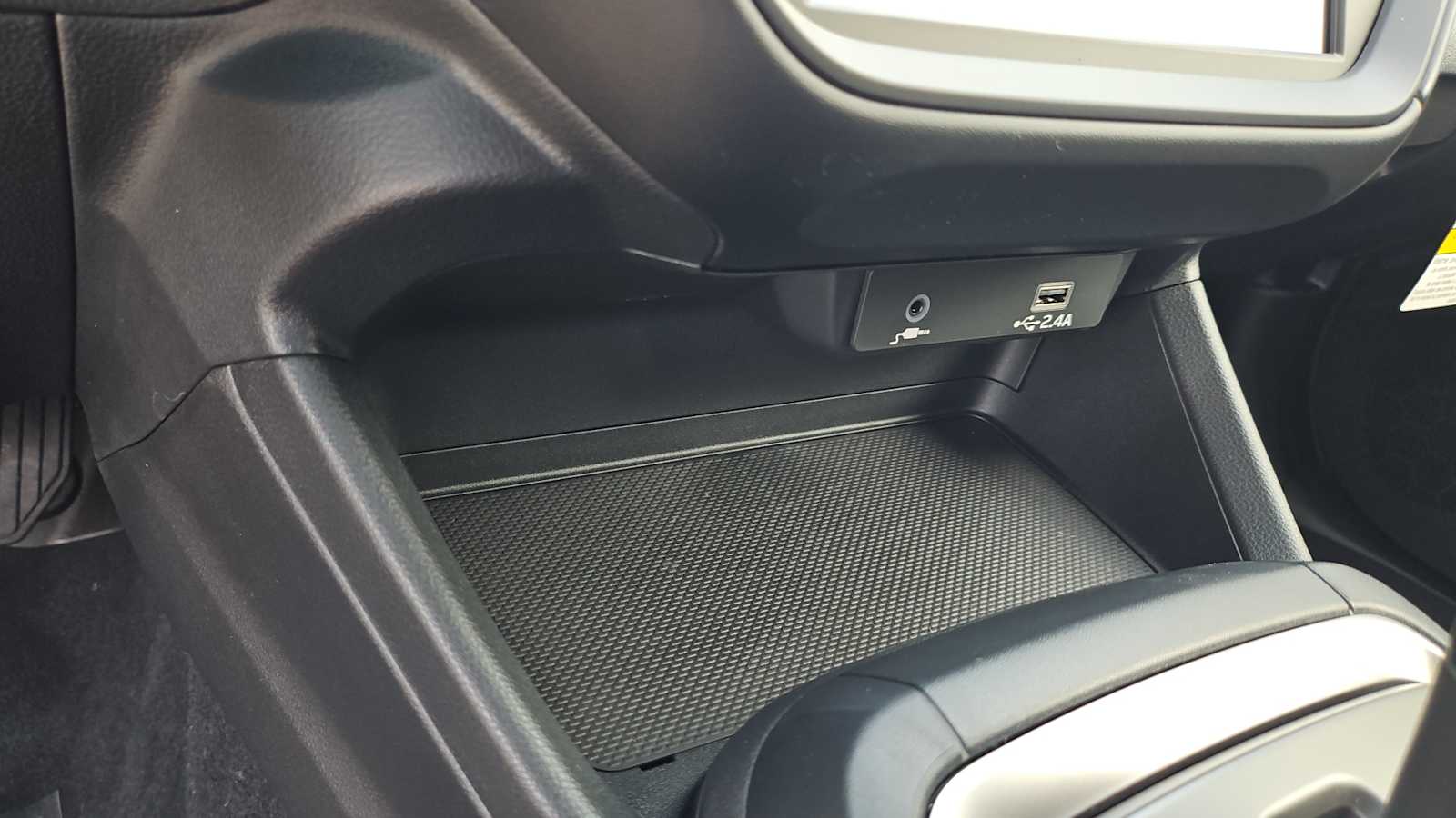 Vehicle image 25 of 28