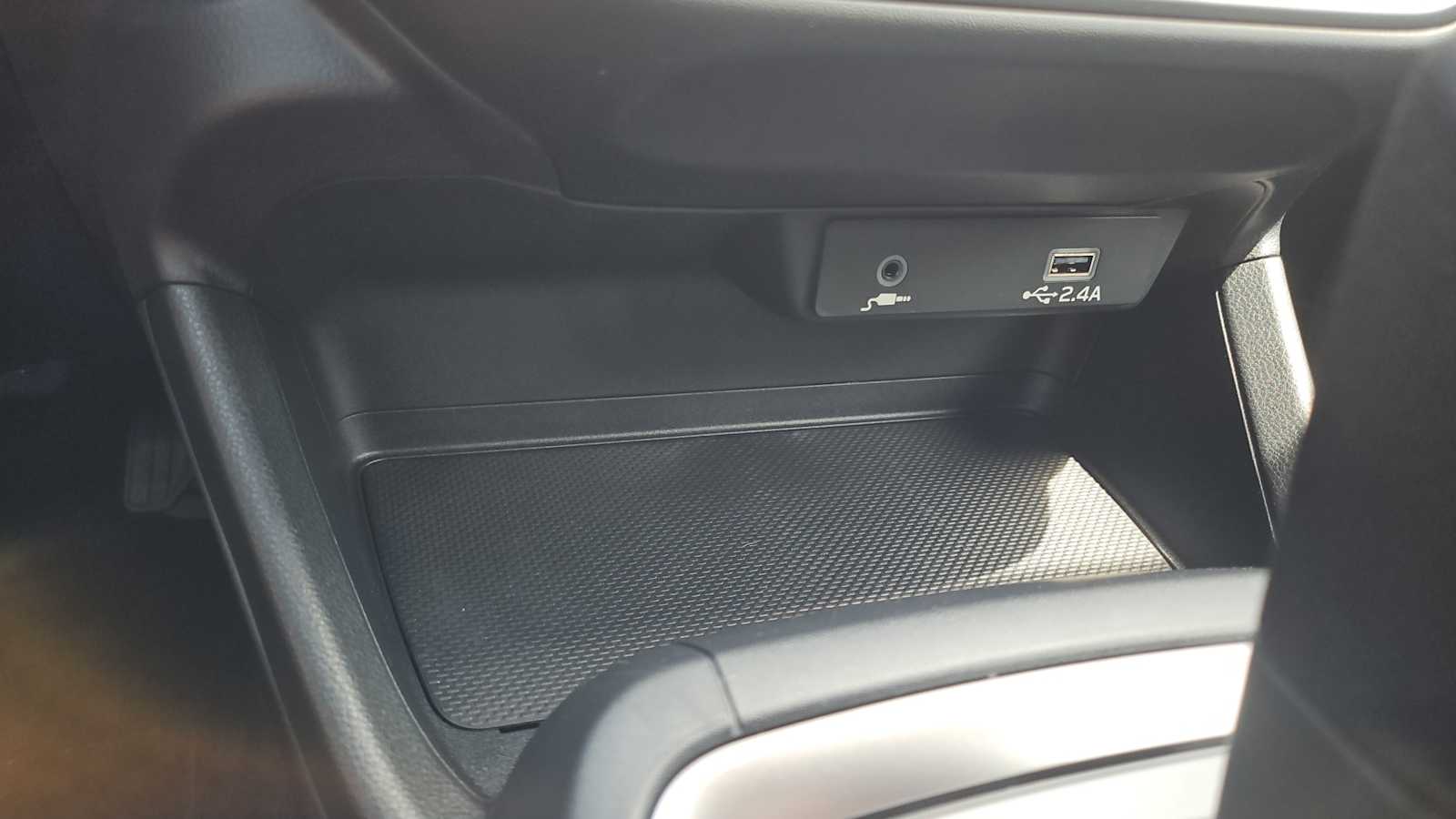 Vehicle image 27 of 30