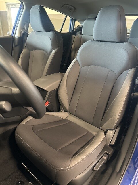 Vehicle image 19 of 44