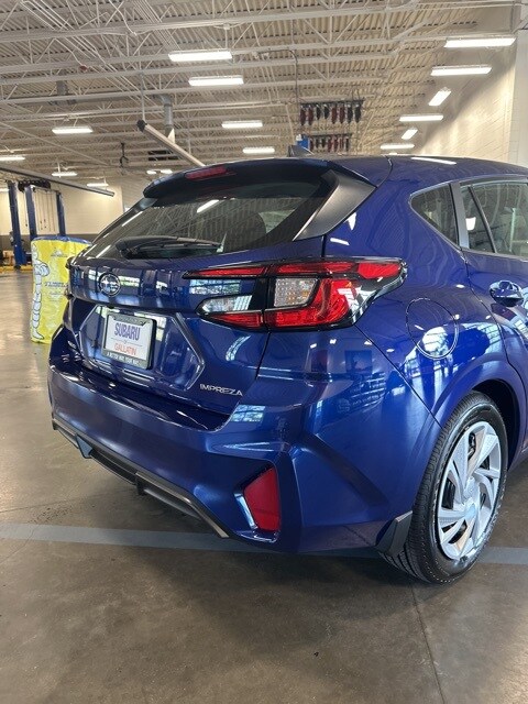 Vehicle image 11 of 44