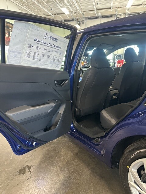 Vehicle image 27 of 44