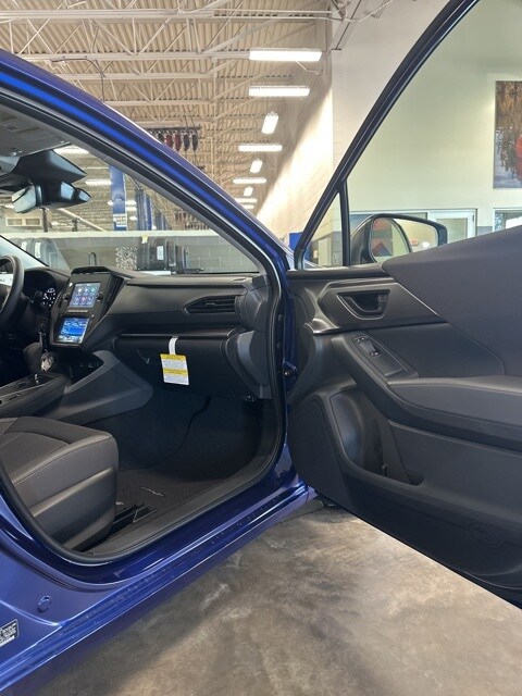 Vehicle image 37 of 44