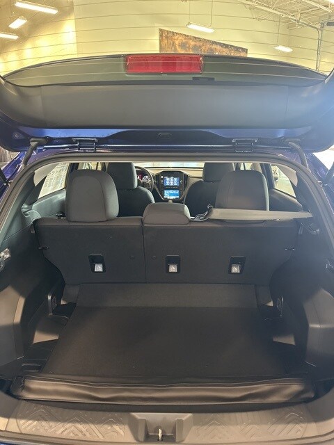 Vehicle image 32 of 44