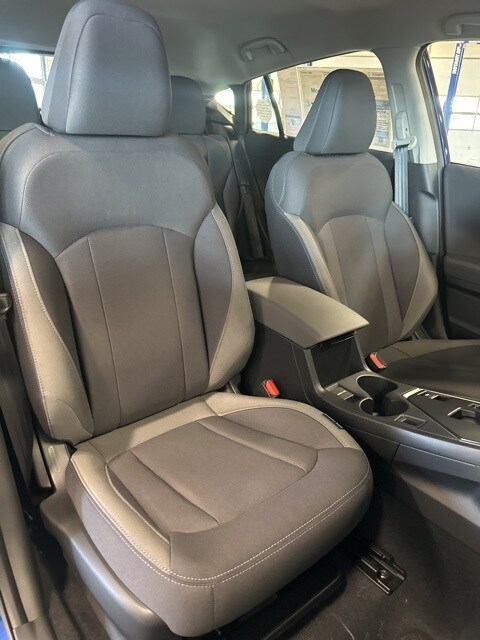 Vehicle image 40 of 44