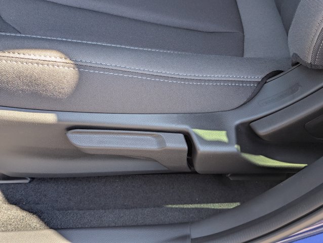 Vehicle image 21 of 24