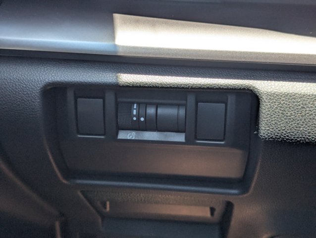 Vehicle image 21 of 24