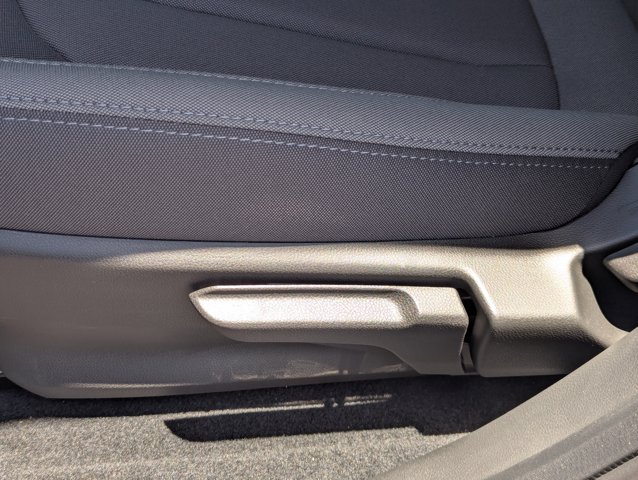 Vehicle image 20 of 24