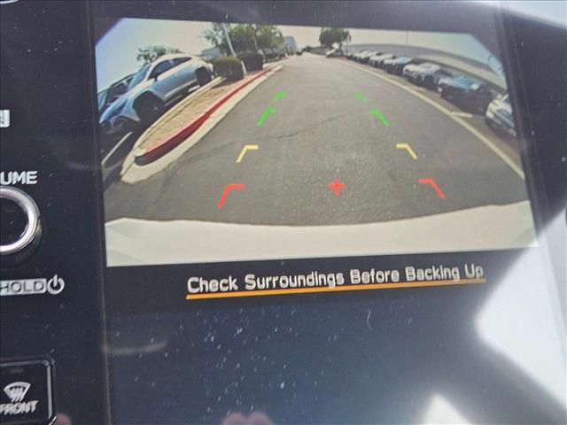 Vehicle image 15 of 17