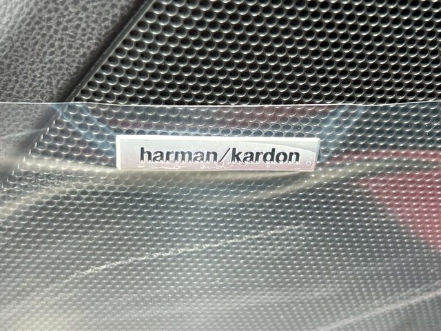 Vehicle image 21 of 33