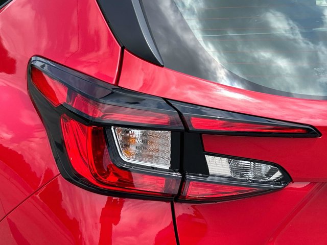 Vehicle image 10 of 33