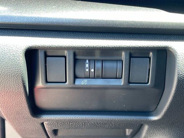 Vehicle image 34 of 39