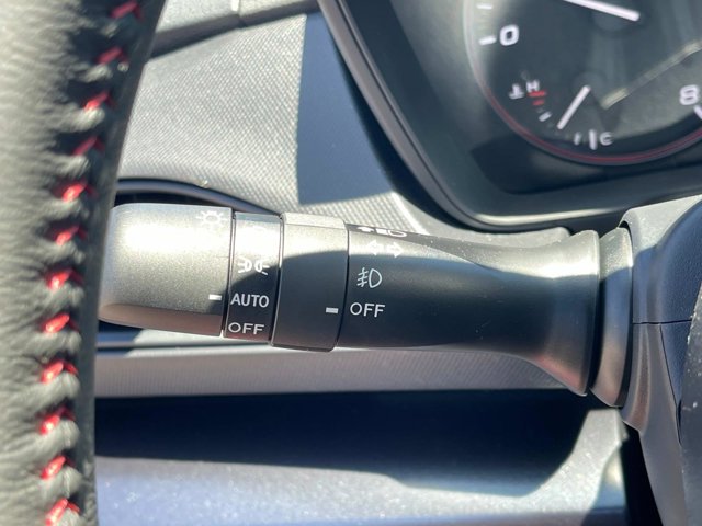 Vehicle image 37 of 39