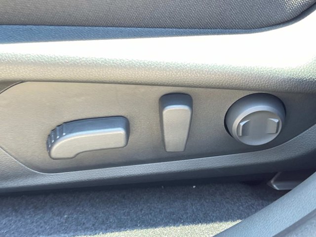 Vehicle image 23 of 39