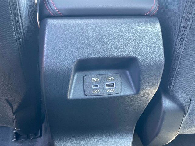 Vehicle image 17 of 39