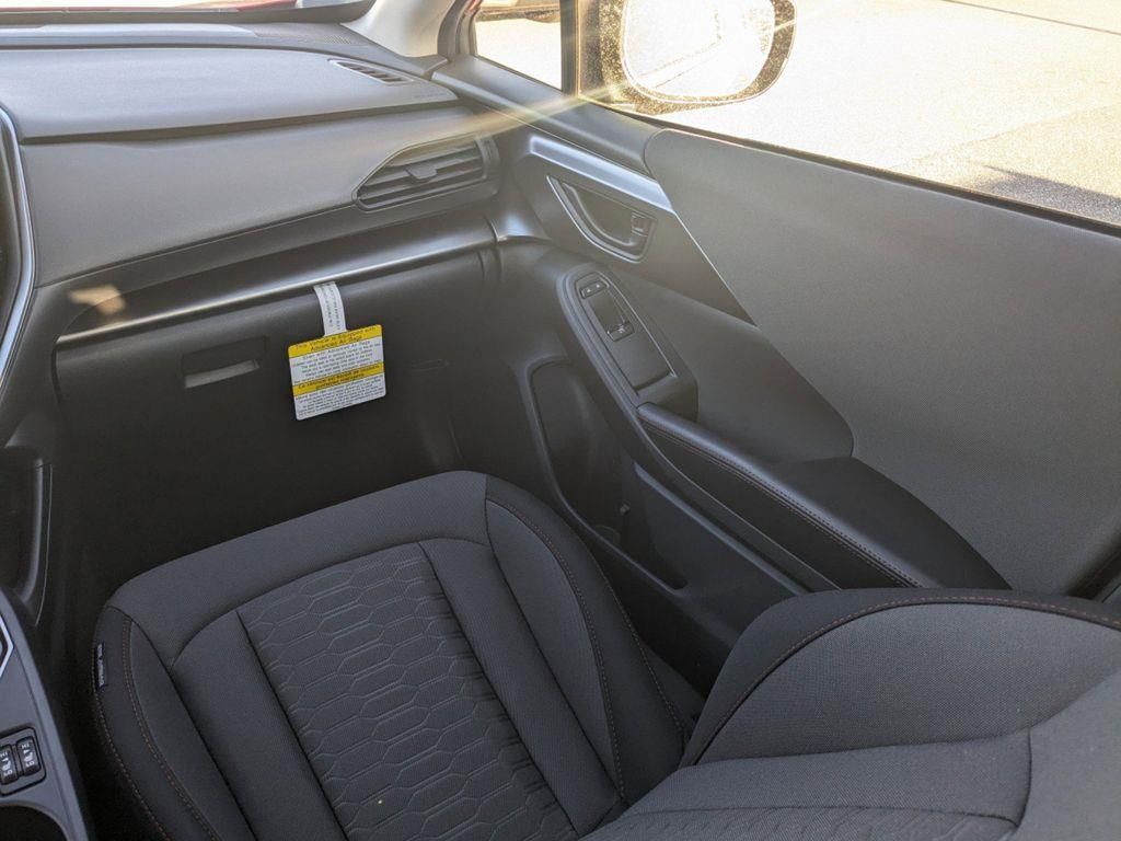 Vehicle image 15 of 32